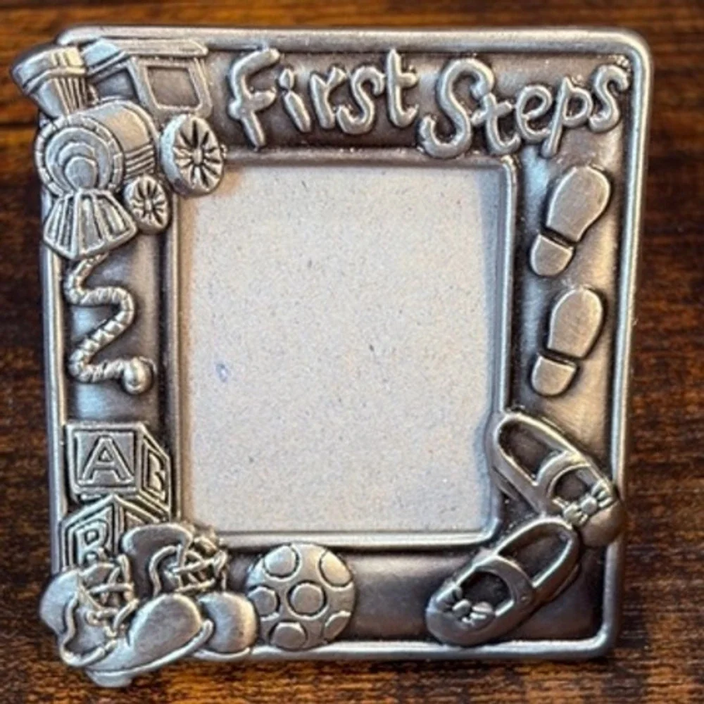 VTG Miniature Baby Milestone Pewter Frames Set of 4 Style Easel Nursery Gift‎ 3D